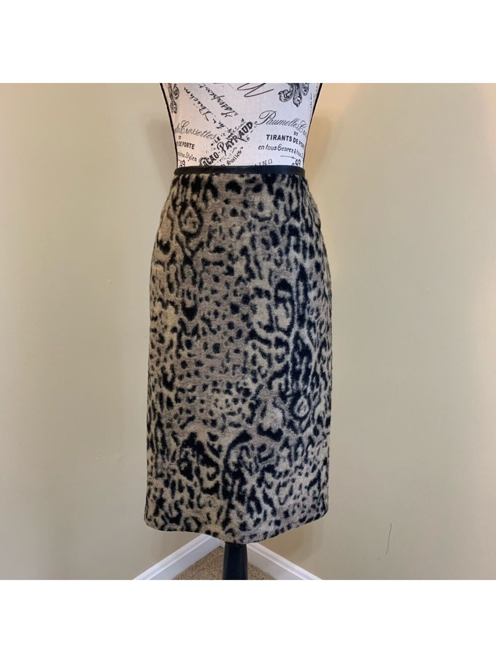 Conrad C Cheetah Print Skirt Size 10